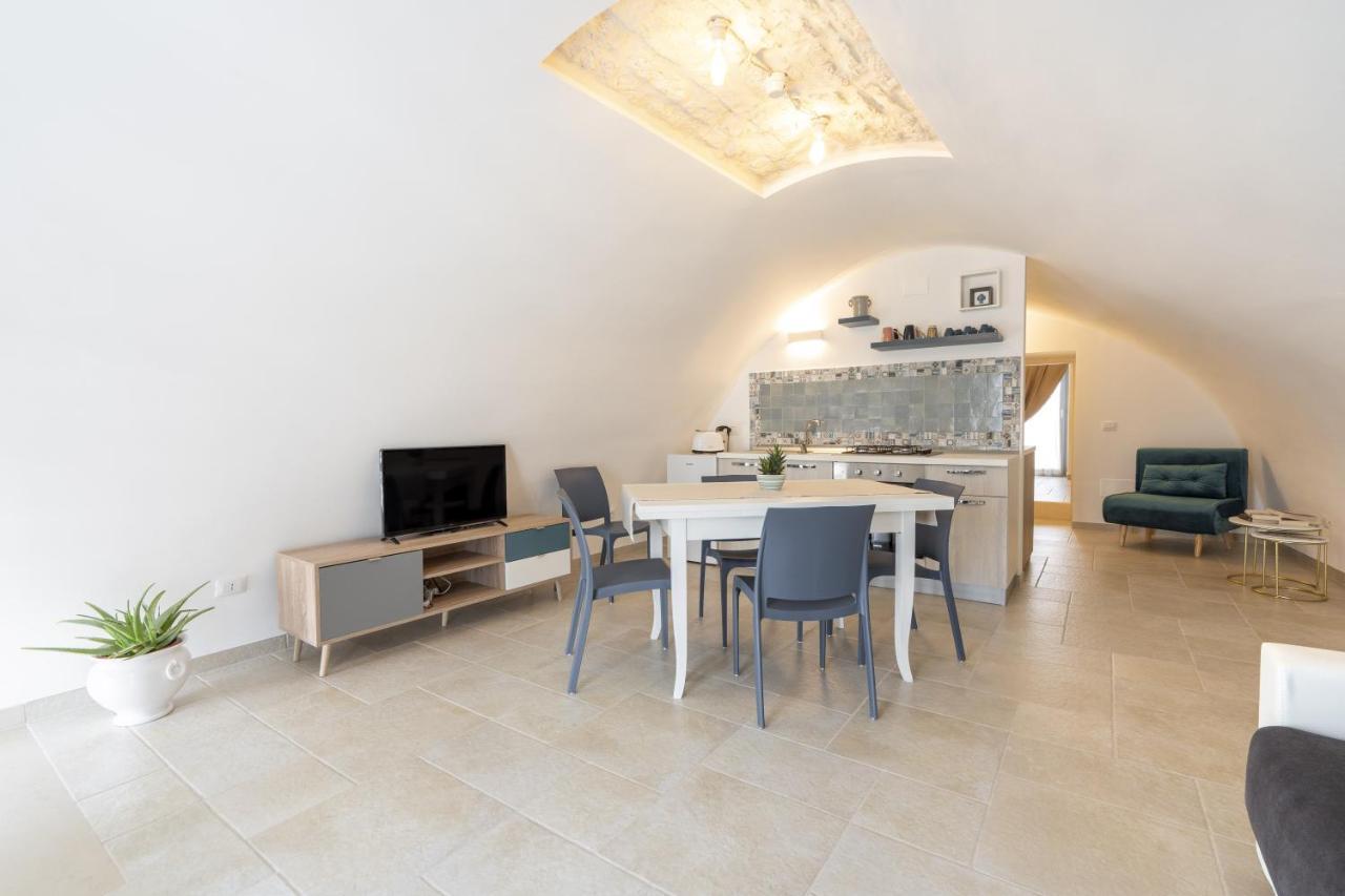 Suite La Scala Del Borgo Cisternino Zewnętrze zdjęcie