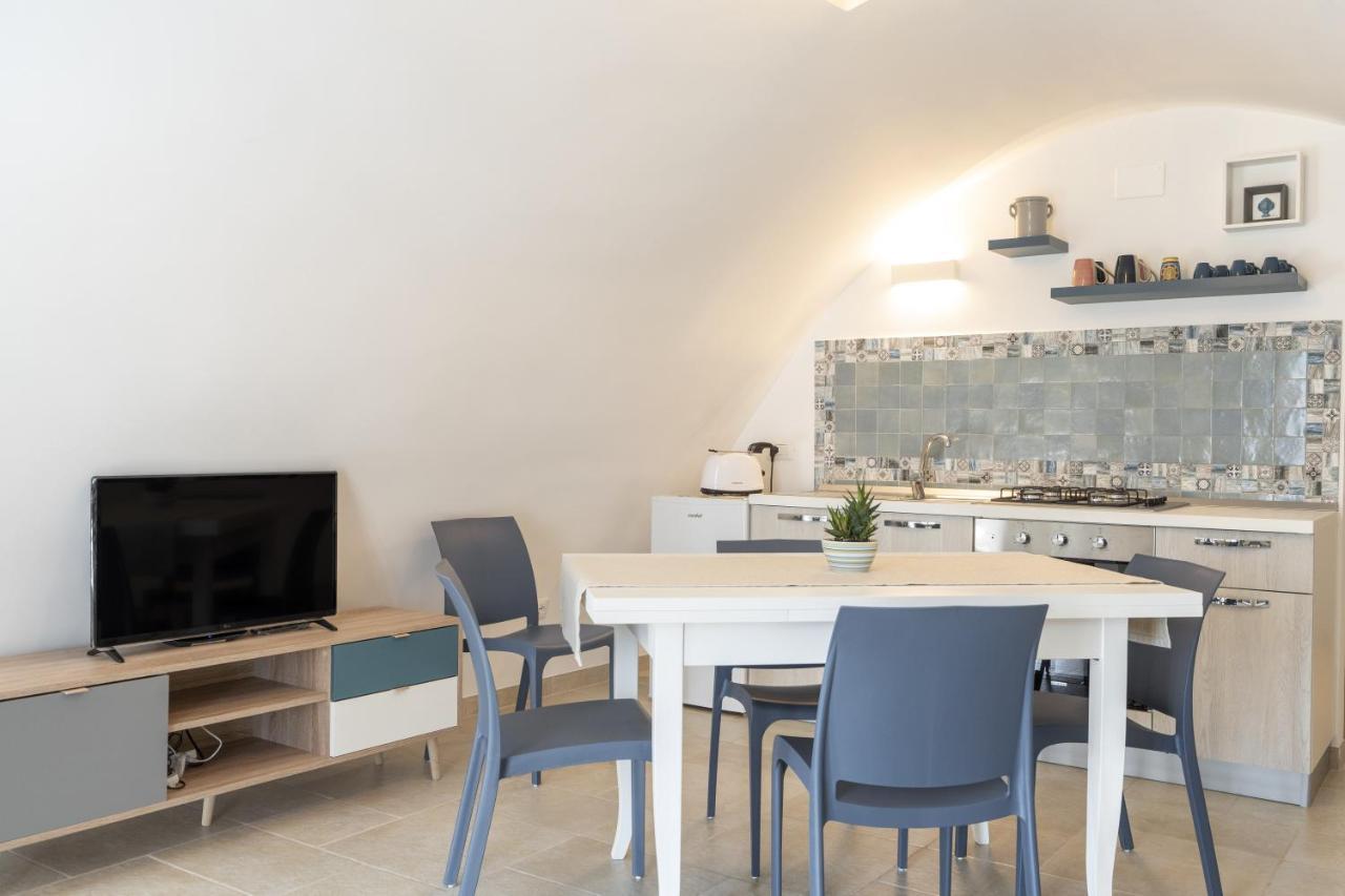 Suite La Scala Del Borgo Cisternino Zewnętrze zdjęcie